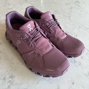 Lavender On Cloud 5’s size 8